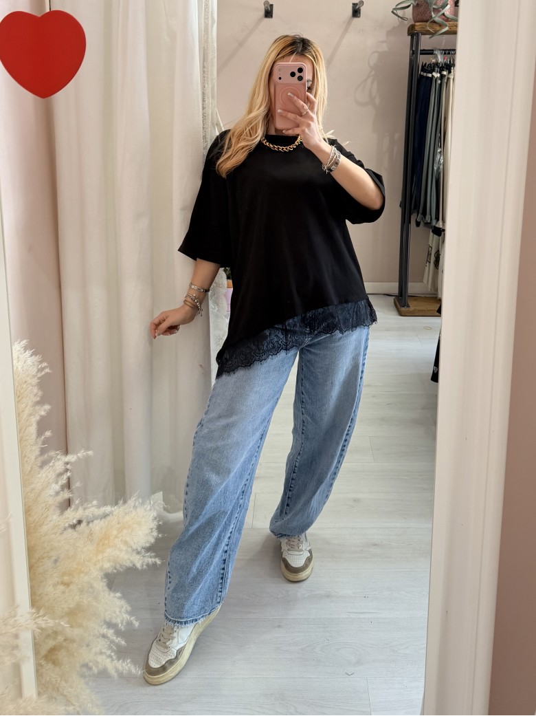 Maglia t shirt asimmetrica con pizzo nera