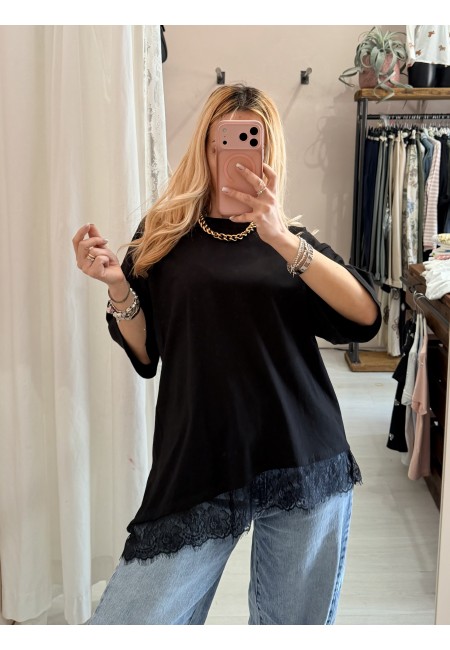 Maglia t shirt asimmetrica con pizzo nera