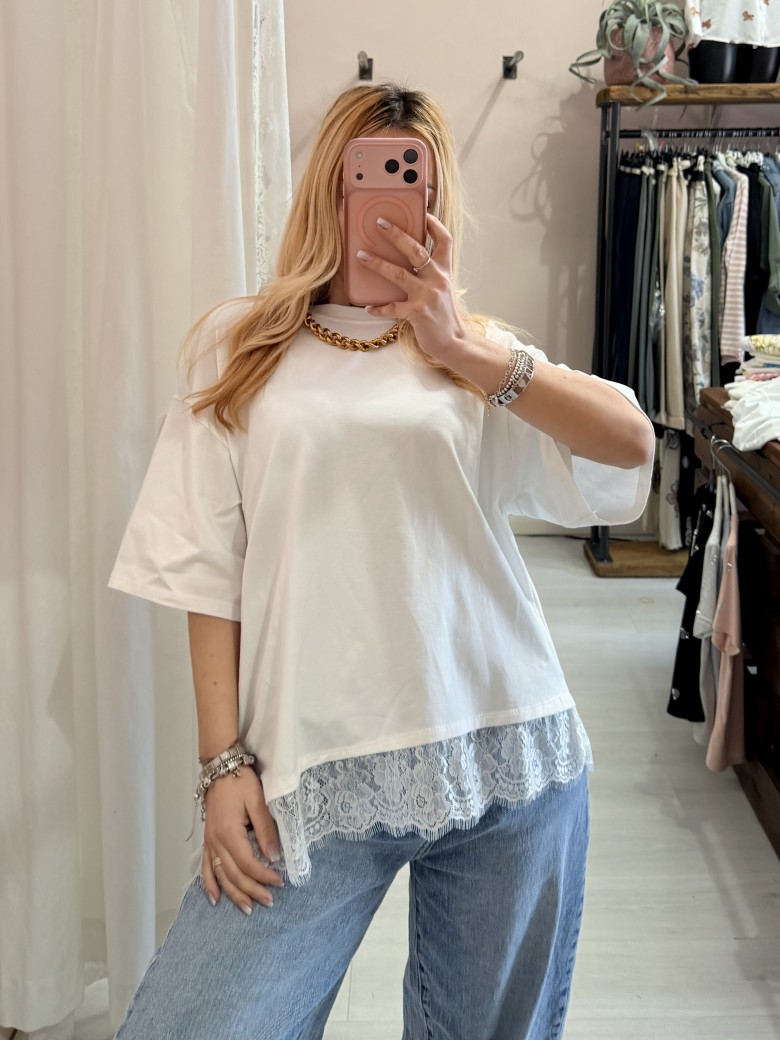 Maglia t shirt asimmetrica con pizzo bianca