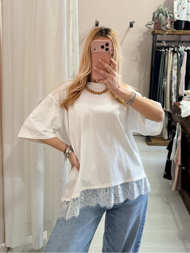 Maglia t shirt asimmetrica con pizzo bianca