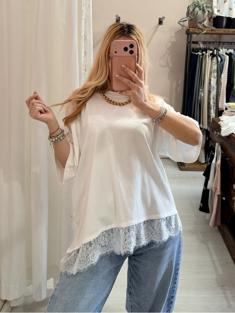 Maglia t shirt asimmetrica con pizzo bianca