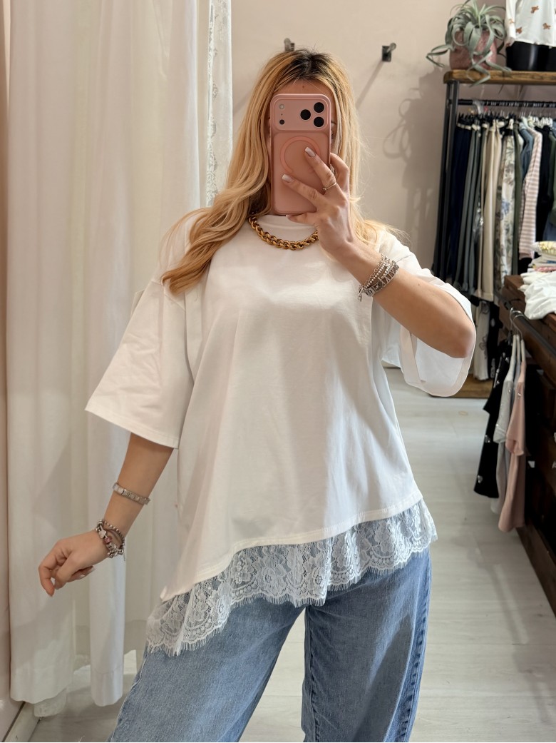Maglia t shirt asimmetrica con pizzo bianca