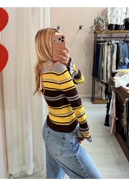 Maglia polo grigia e gialla