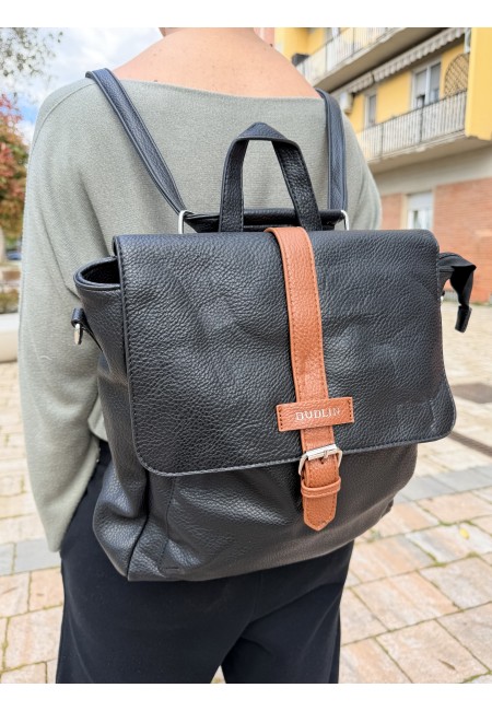 Zainetto nero fibbietta marrone