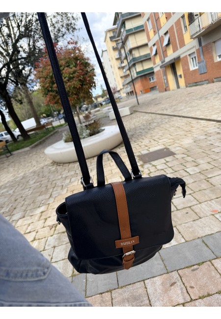 Zainetto nero fibbietta marrone