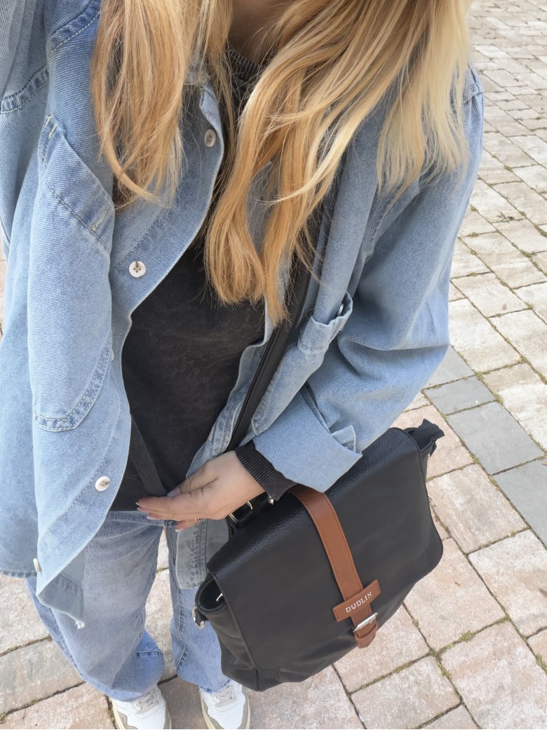 Zainetto nero fibbietta marrone