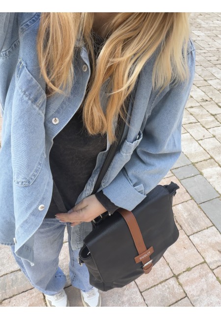 Zainetto nero fibbietta marrone