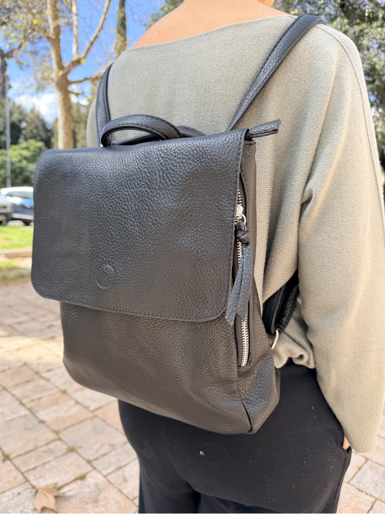 Zainetto o borsa a tracolla nero