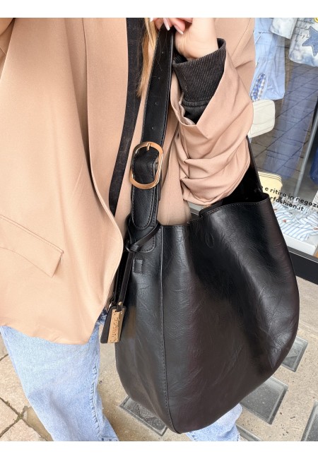 Borsa MANUELA simil pelle nera