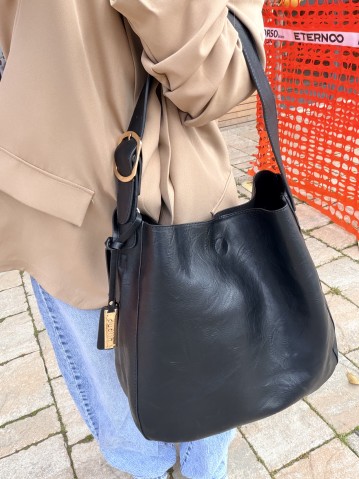 Borsa MANUELA simil pelle nera