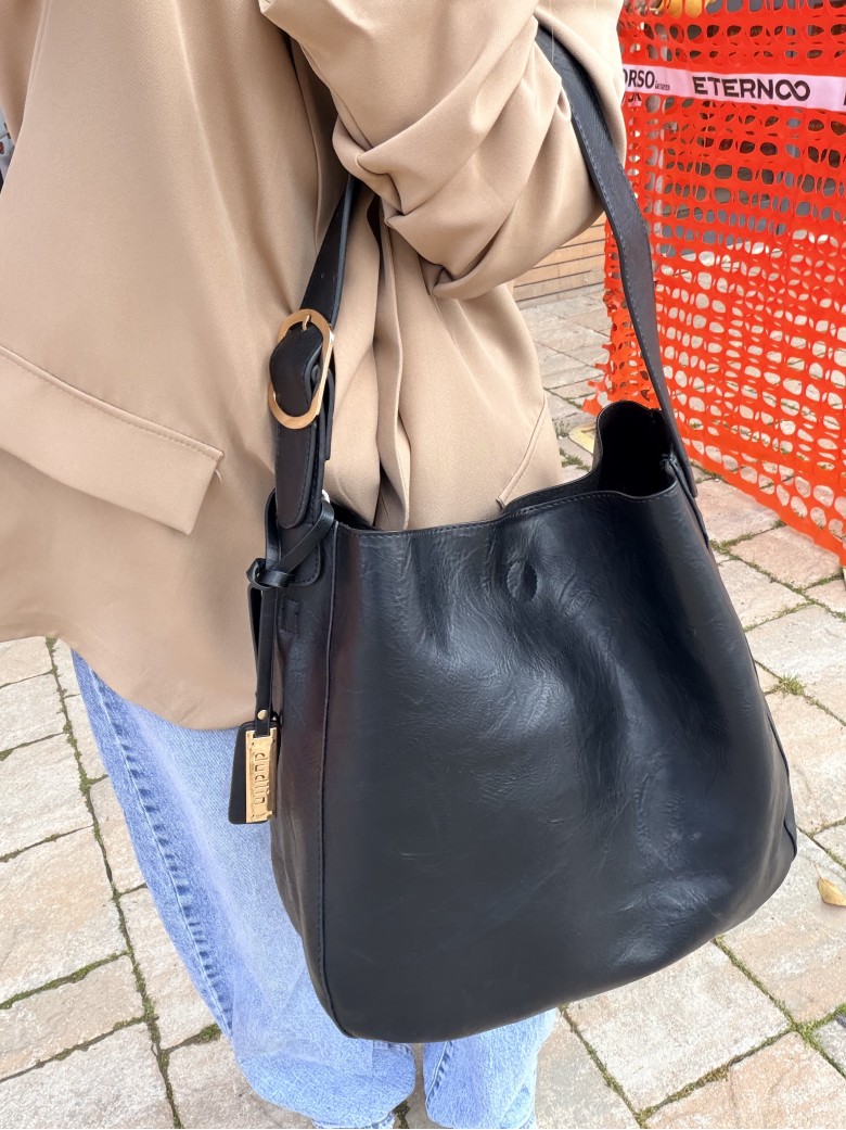 Borsa MANUELA simil pelle nera