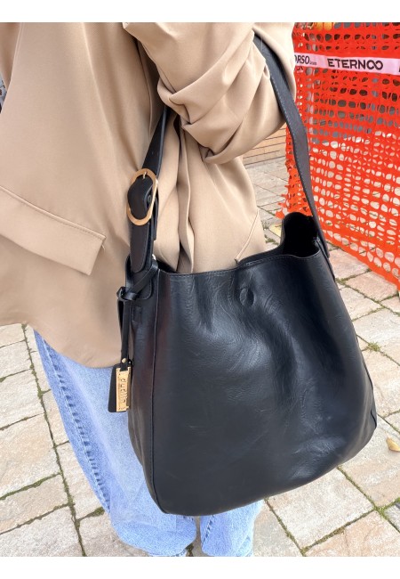 Borsa MANUELA simil pelle nera