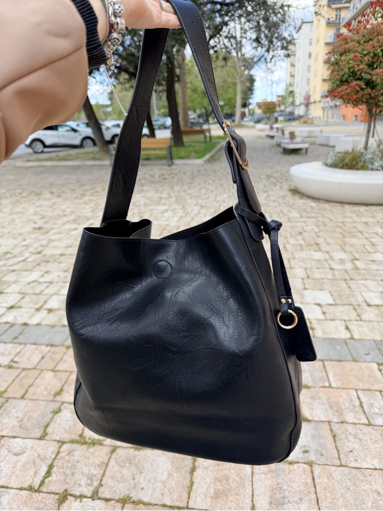 Borsa MANUELA simil pelle nera