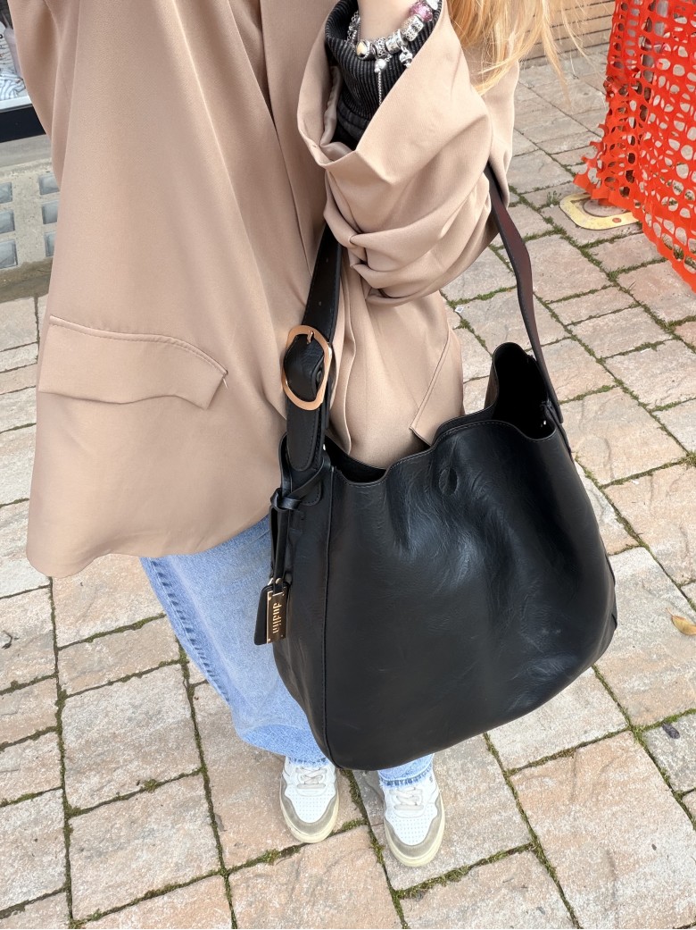 Borsa MANUELA simil pelle nera