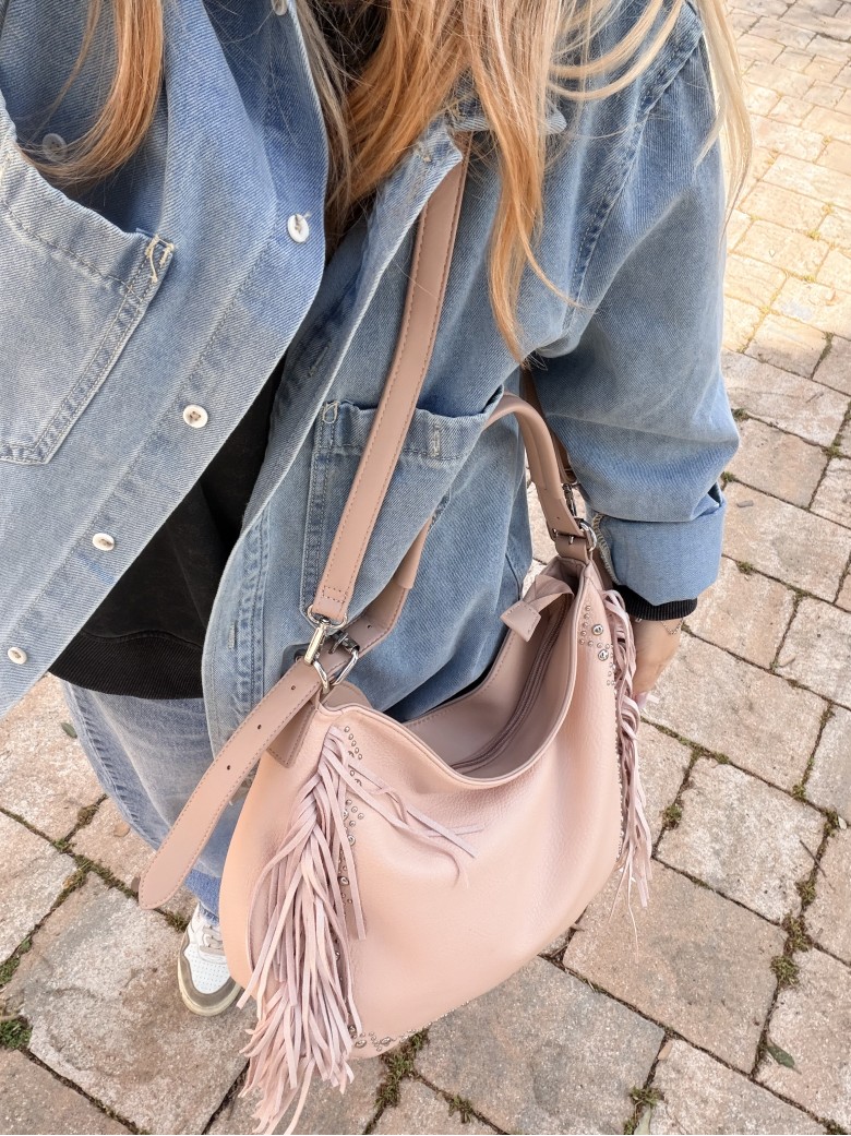 Borsa frange e borchiette rosa