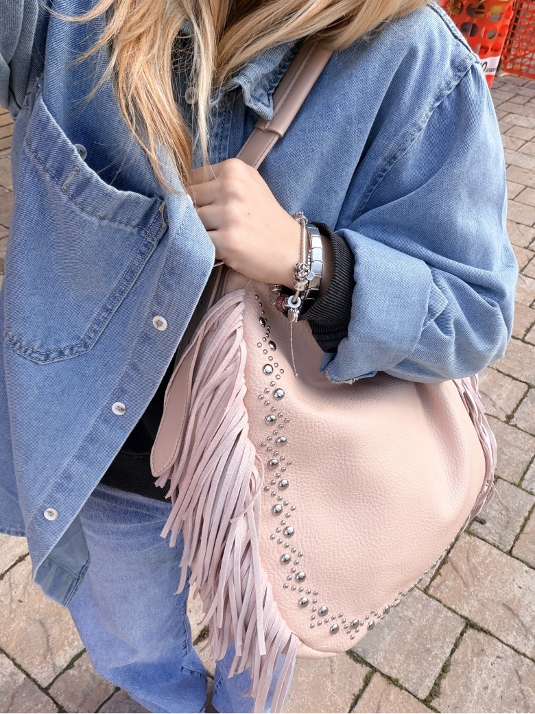 Borsa frange e borchiette rosa