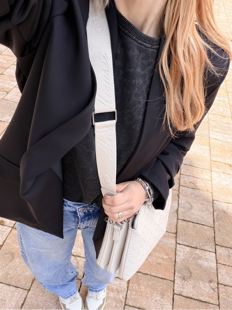 Borsetta stampini beige con tre zip