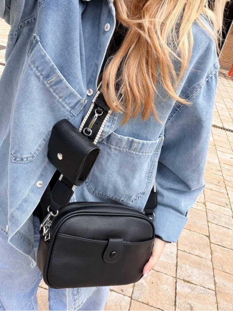 Borsetta nera con portamonete e tracolla