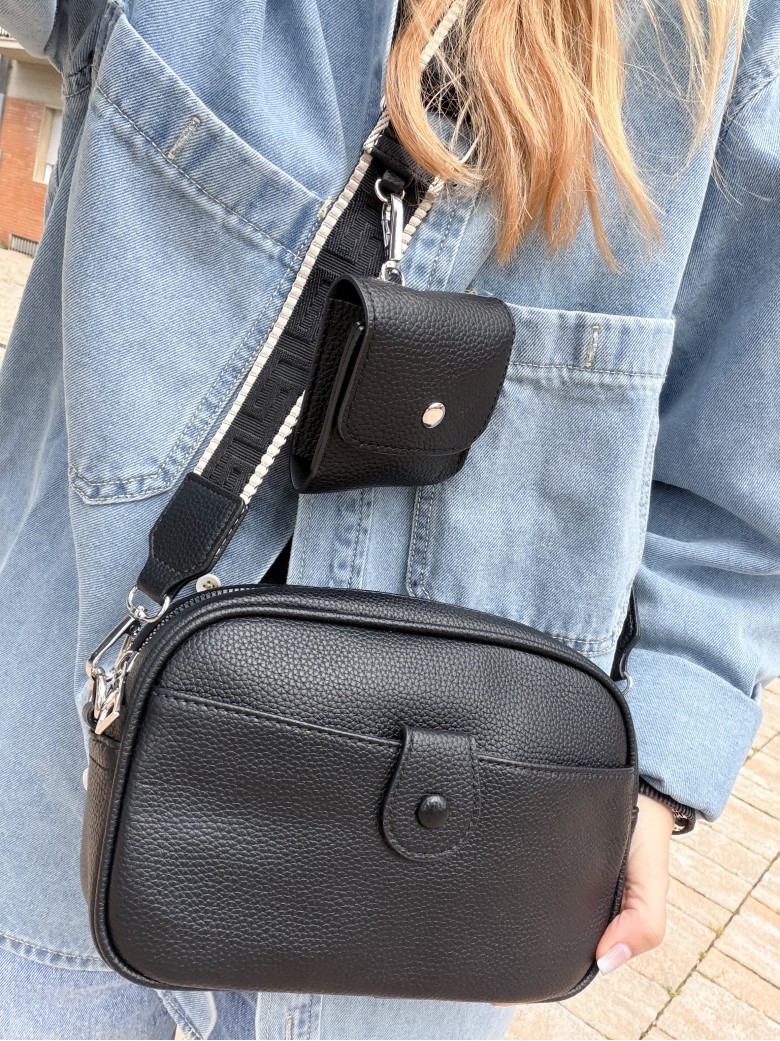 Borsetta nera con portamonete e tracolla