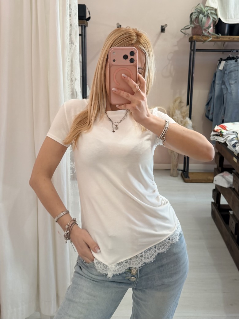 Maglia slim asimmetrica con pizzo bianca