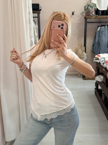 Maglia slim asimmetrica con pizzo bianca