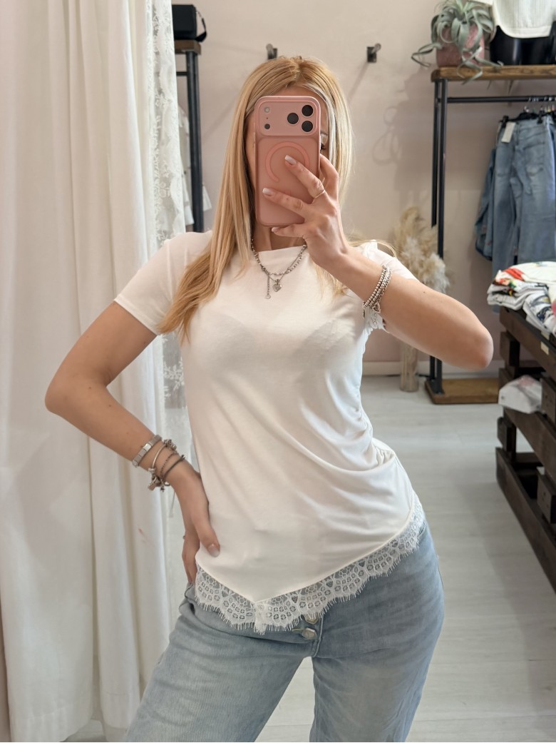 Maglia slim asimmetrica con pizzo bianca