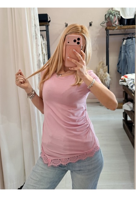 Maglia slim asimmetrica con pizzo rosa
