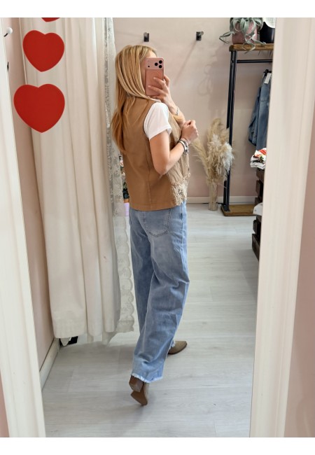 Gilet ricamo cammello