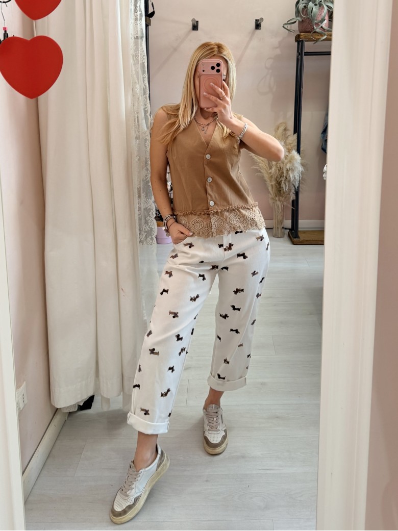 Gilet ricamo cammello