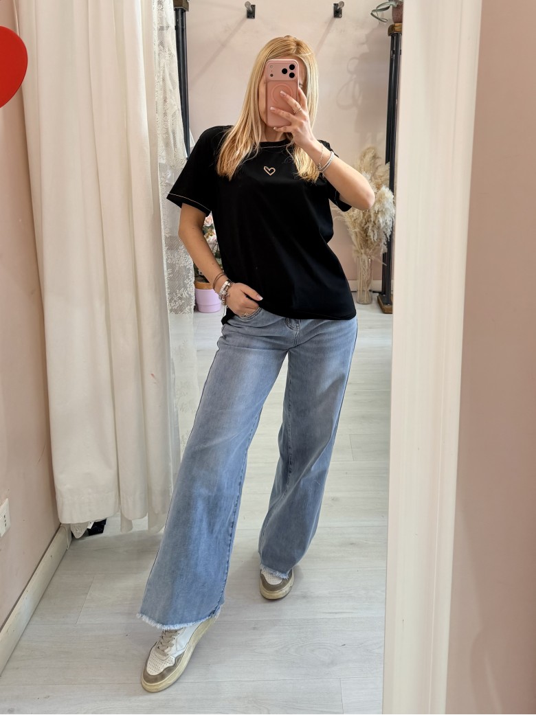 Maglia t shirt cuoricino nera