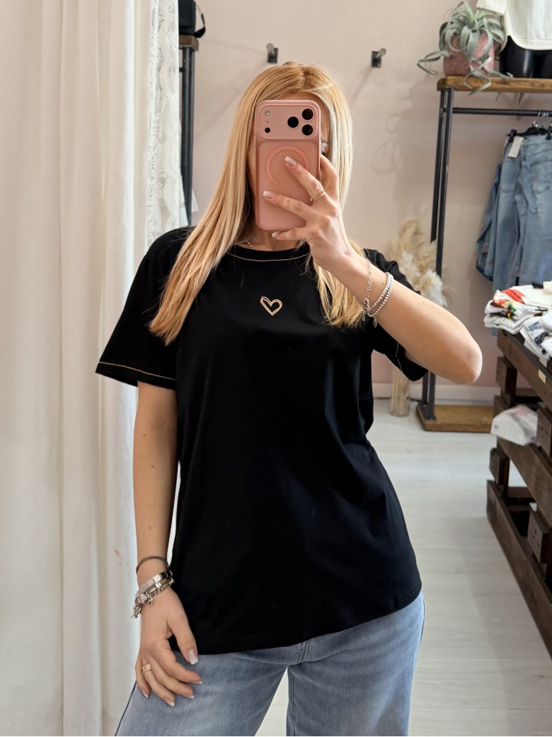 Maglia t shirt cuoricino nera