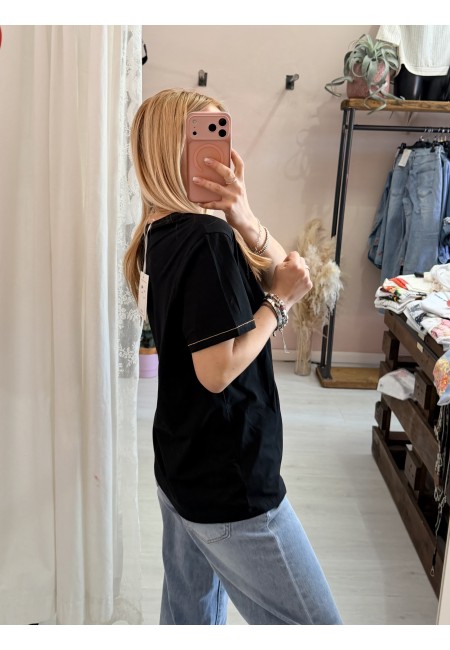 Maglia t shirt cuoricino nera