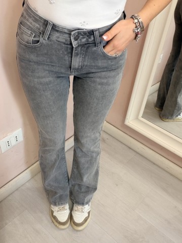 Jeans grigi a ZAMPA sfrangiati 2