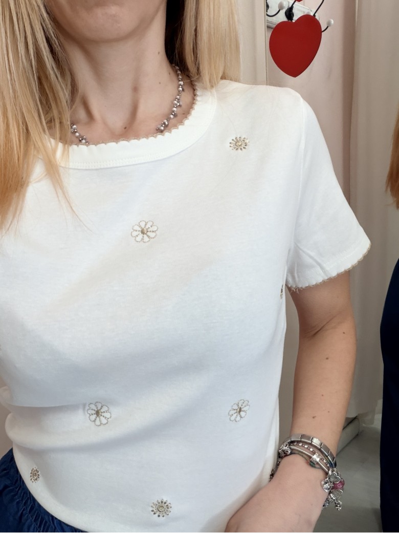 Maglia t shirt bianca fiorellini ricamati beige