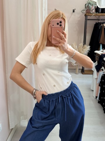 Maglia t shirt bianca fiorellini ricamati beige 2