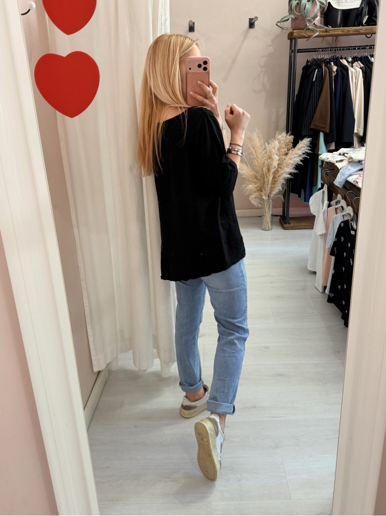 Maglia blusa fiori ricamati nera