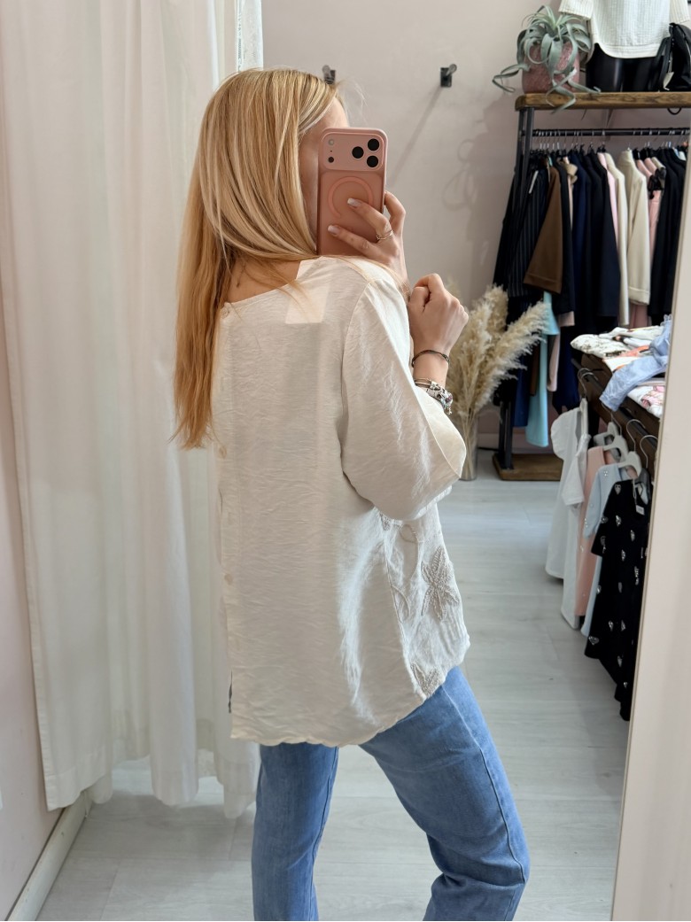Maglia blusa fiori ricamati beige