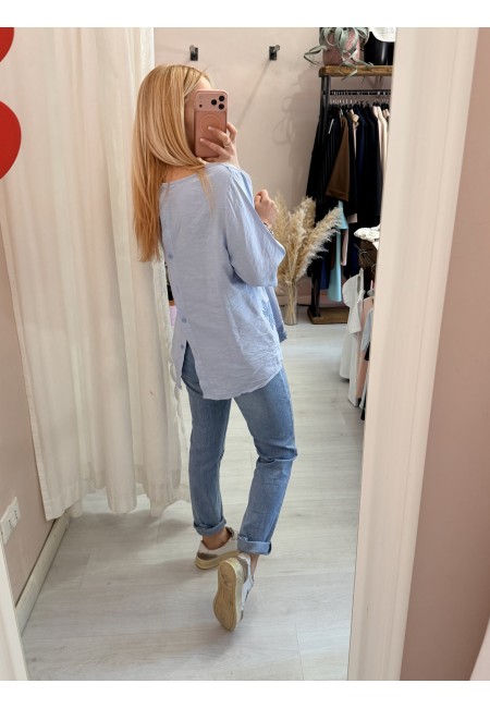 Maglia blusa fiori ricamati azzurra