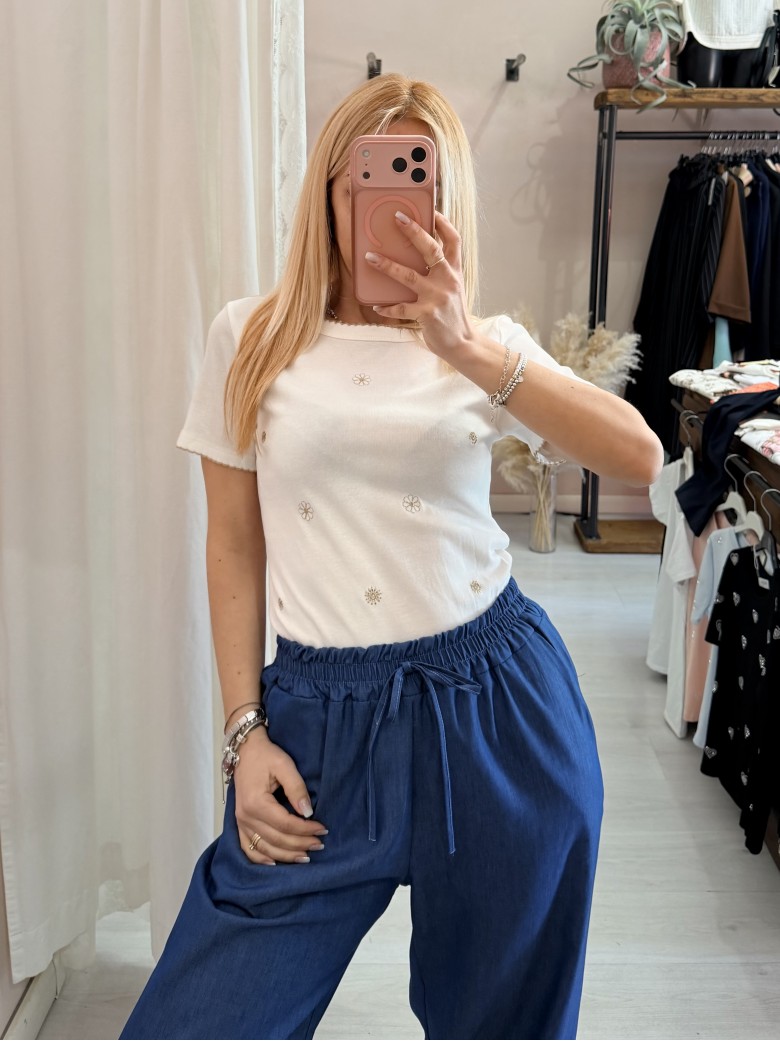 Maglia t shirt bianca fiorellini ricamati beige
