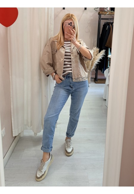 Giubbino ricamo color sabbia