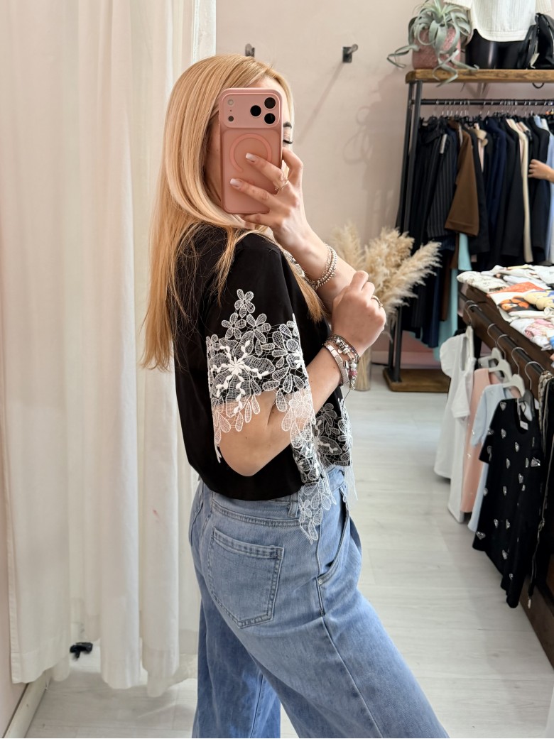 Maglia t shirt corta con pizzo nera