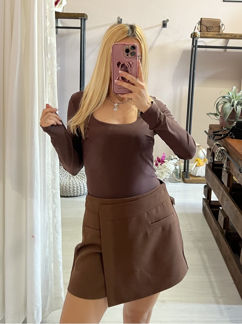 Body scollato MARRONE