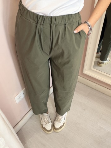 Pantaloni leggeri verdi