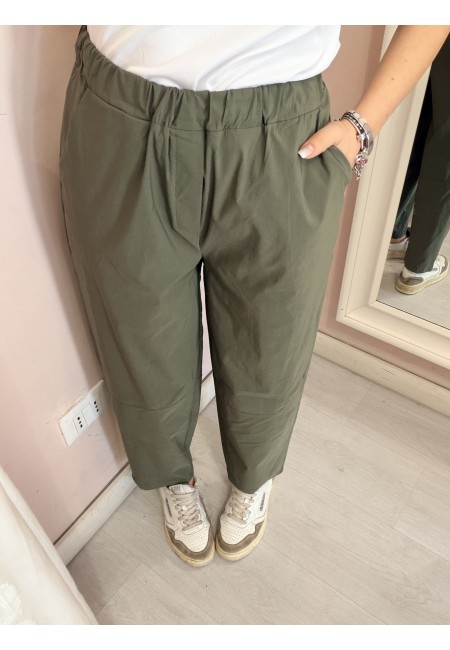 Pantaloni leggeri verdi