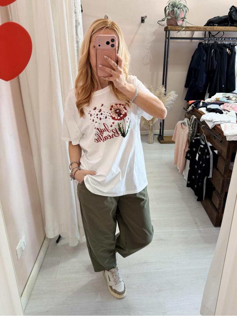 Maglia t shirt soffioni bianca