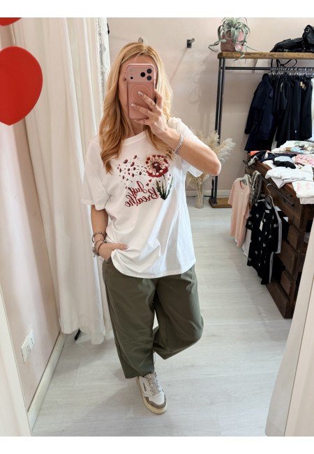 Maglia t shirt soffioni bianca