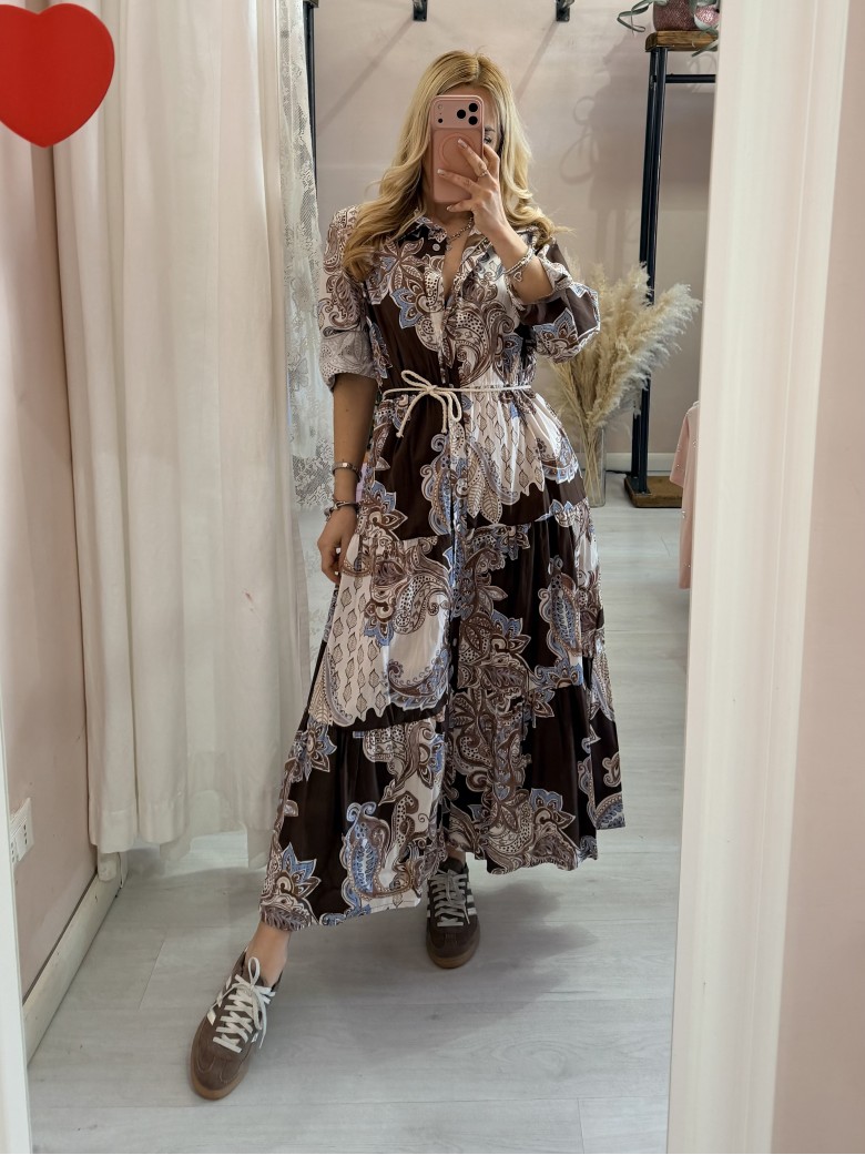 Vestito lungo chemisier fantasia sul marrone in...