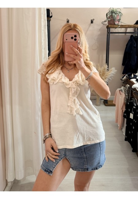 Maglia scollo con ruches in pizzo panna