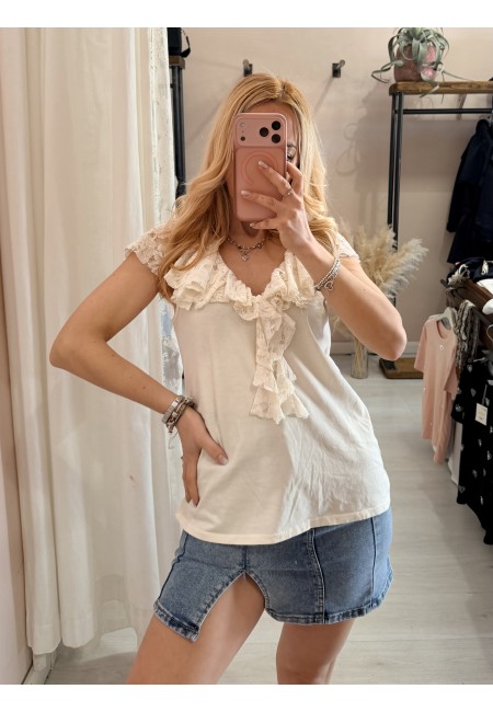 Maglia scollo con ruches in pizzo panna