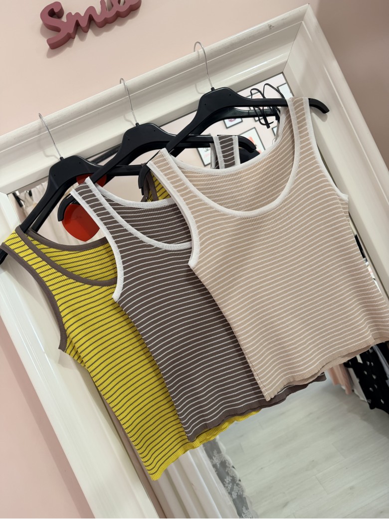 Maglia canotta a righe gialla e marrone